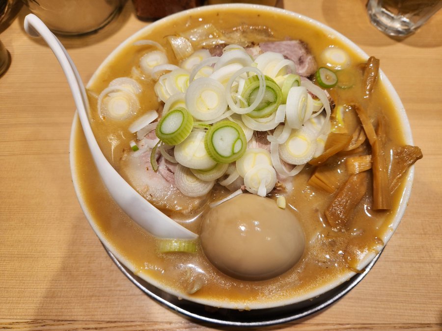 8.札幌 六坊 味噌ラーメン