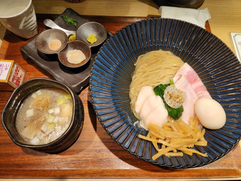 34.ほたて日和 特製帆立の昆布水つけ麺黒