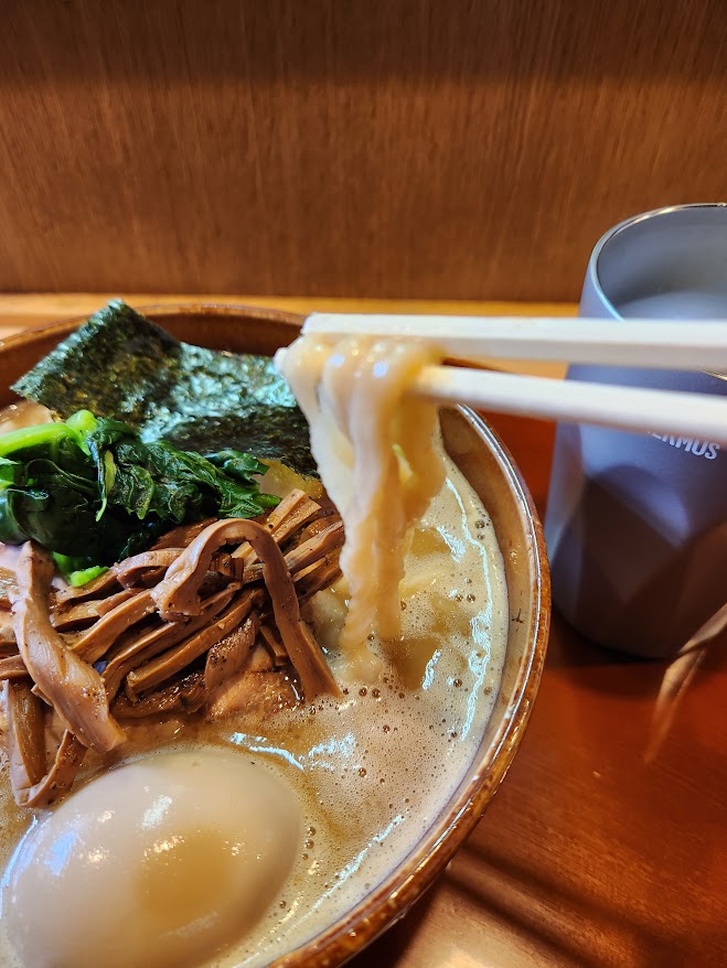 ふわモチの麺
