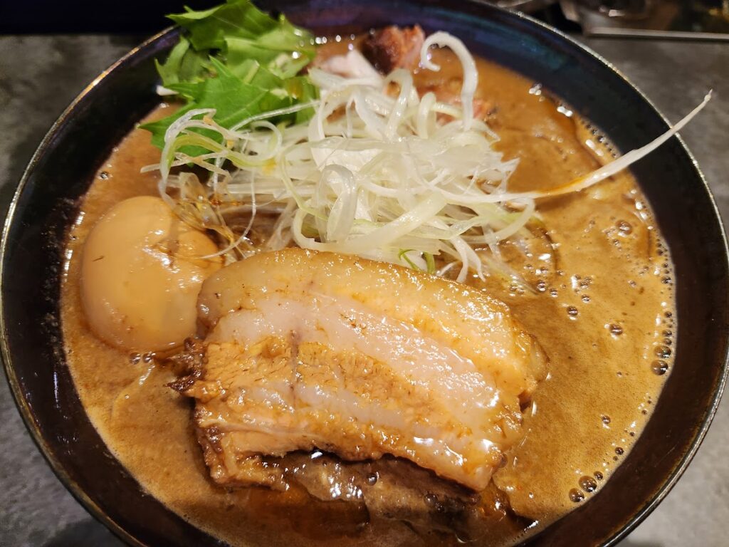 52.MISO800_味玉酸辛味噌らーめん寄り.jpg