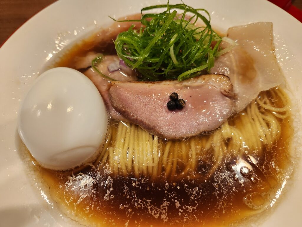 50.RaMen TOMO TOKYO_至高の柚子塩味玉付き醤油RaMen寄り.jpg